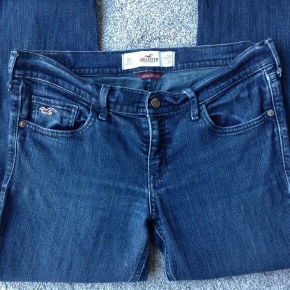 ⭐HOLLISTER “SOCAL STRETCH” STRAIGHT LEG DENIM JEANS in Dark Wash, size 9R⭐ - Picture 2 of 7